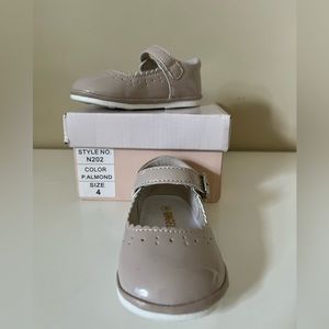 Angel dear Mary Jane shoes. Patent almond color. Size 4.